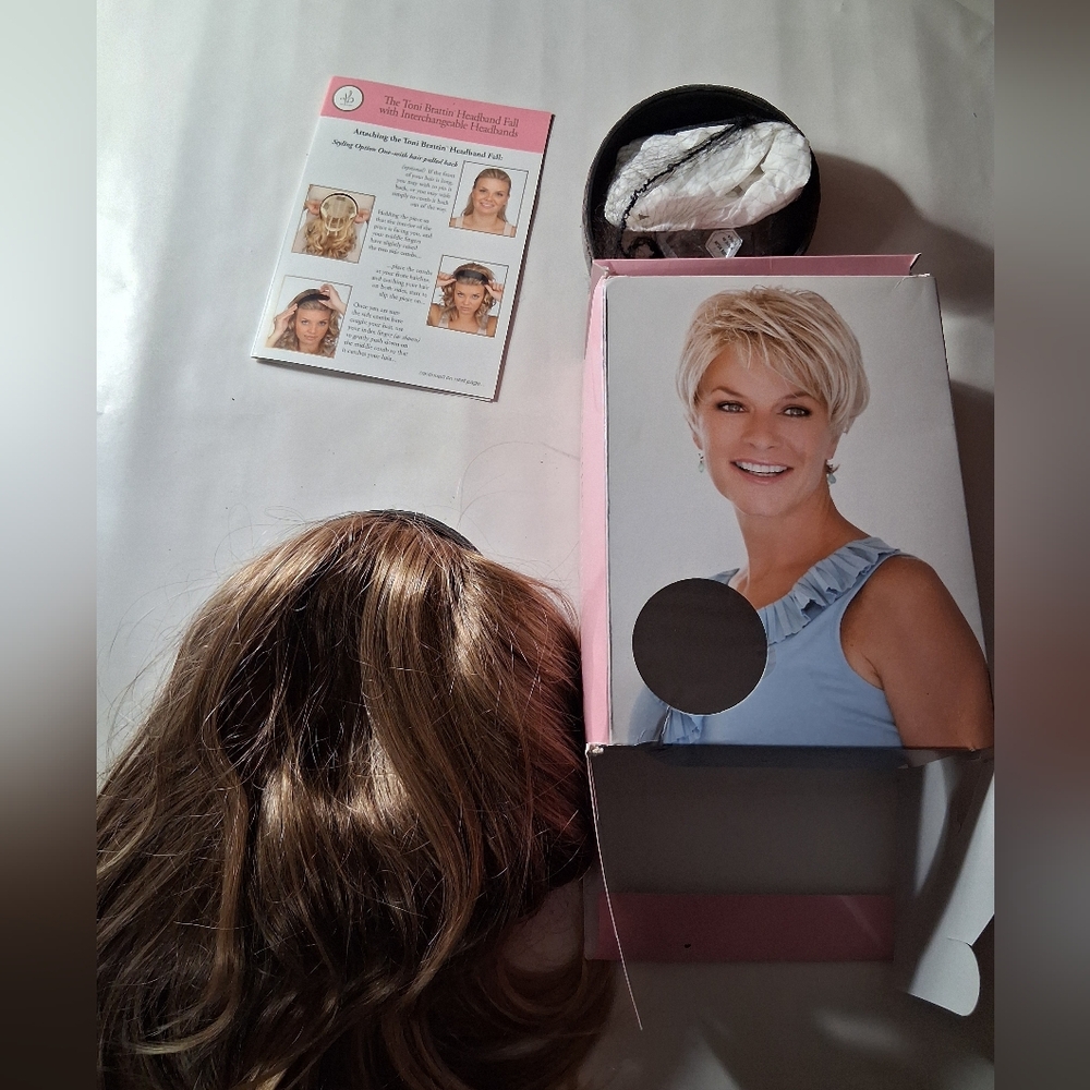 Toni Bratton Vintage NWT Blonde Short Hair Headband Wig